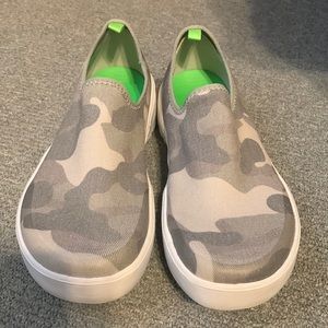 Women’s recovery shoes